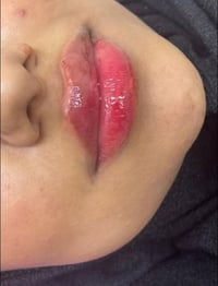 عيادة تمريضية • تجميل وشعر • حي القاهره