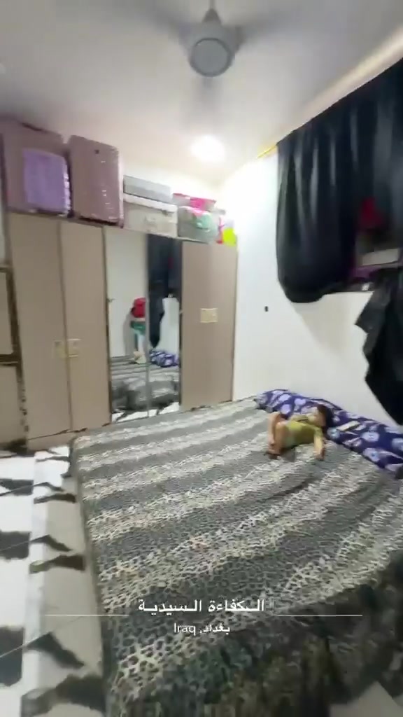 يا الله الهم صلي عله محمد وال محمد
دار للبيع المساحه 50 م زراعي سند ٢٥ اقرار محكمه 
يتكون من استقبال وغرفه نوم وصاله صحيات داخليه مطبخ بل المنور البيت حلو مرتب سقف مسلح ارضيه بورسلين شغل درجه اوله المنطقه تبليط مجاري كهرباءالسعر 45 وقابل لتفاوض.  لاستفسار اتصل /*********** /واتساب
