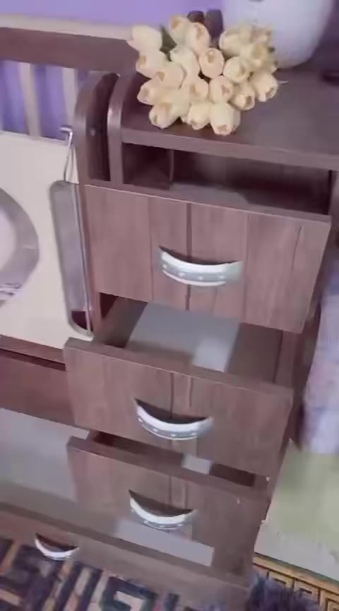 سرير 🛌 الطفل جاهز معه دوشك اصلي مامستخدم ج يحمل حته 5 إلى 6 سنوات اتصل وبيكً خير ودلل *********** كربلاء الحر
