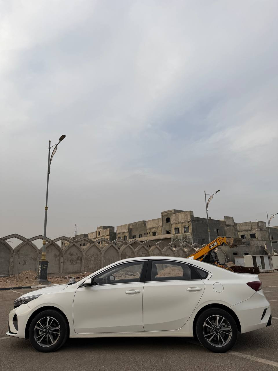 للبيع K3 رقم أربيل السعر 145 وبيها مجال اتصال *********** موديل 2024 سياره مكفوله من الضربه والصبغ جماليه فتحة مكان السياره كربلاء حي الوفاء شارع 20
