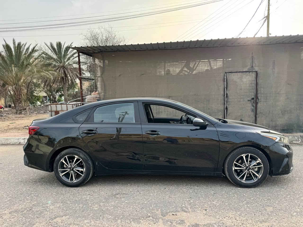 السلام عليكم 
للبيع او مراوس حسب القناعه 
كيا فورتي 2022 وارد امريكي 
حادث جملغ وبنيد وبيه بلداير الخلفي بارد 
وارباك ضارب ومصلح 
مكينه 2000 دوش 
مبدل گير AT وليس CVT
اهل الخبره يعرفون شنو هذا الگير اله 
ماشيه 96 ميل 
تايرات حداده كير مكينه تبريد خير من الله 
رقم معوقين ذي قار مستعدين للوكاله 
رقم انكليزي الجديد 
سعره 120 مجال بسيط 
مكاني بصره الجبيله 
*********** البصرة, العراق
