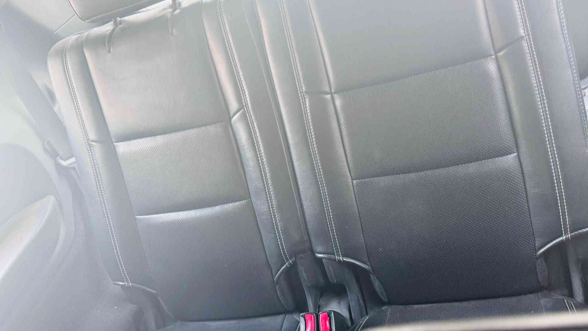 السلام عليكم

دورنكو سيتادل

‏  Dodge Durango Citadel (اعلى فئة) 

فول مواصفات

•الضرر: دعاميه وچاملغ عالبارد

•الرقم: مرقم بغداد 

•الايرباكات:  ودشبول

•المواصفات :

▪️السيارة: دودج دورانكو CITADEL 

▪️الموديل: 2018

▪️المحرك: 3.6L . V6 (ستة سلندر)

▪️ توقف ذاتي 

▪️حجم الويل: ويل كب حجم 20 مع طقم تايرات بحالة ممتازة

▪️لايتات زينون مع حاجب LED مع كشافات دعامية زينون

▪️فتحة سقف 

▪️غرفة السيارة جلد لون اسود اصل

▪️حساس امامي

▪️حساس خلفي

▪️گير شفتر بالستيرن للتحكم بالگير العادي

▪️شاشة الدشبول حجم كبير

▪️تحكم فول كهرباء لكرسي السائق والراكب

▪️كشن ذاكرة (خزن ميموري) لكرسي السائق

▪️ثلاث قطع تبريد

▪️تدفئة وتبريد للكشنات الامامية

▪️تدفئة فقط للكشنات الخلفية

▪️سستم صوت

▪️تشغيل عن بعد

▪️جنطة كهرباء

▪️تحكم ستيرن جهتين بلوتوث وحاكية وكروس سرعة وتحكم صوت 

▪️نظام ABS مانع انزلاق

▪️السيارة فول مواصفات ،.

السعر المطلوب:220

العنوان📍بغداد مشتل

 

للاستفسار☎️:*********** Colombo
