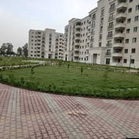 شقه للبيع في مجمع اليمامه السكني حجم كبير 3نوم واحده ماستر مطبخ صاله ك...