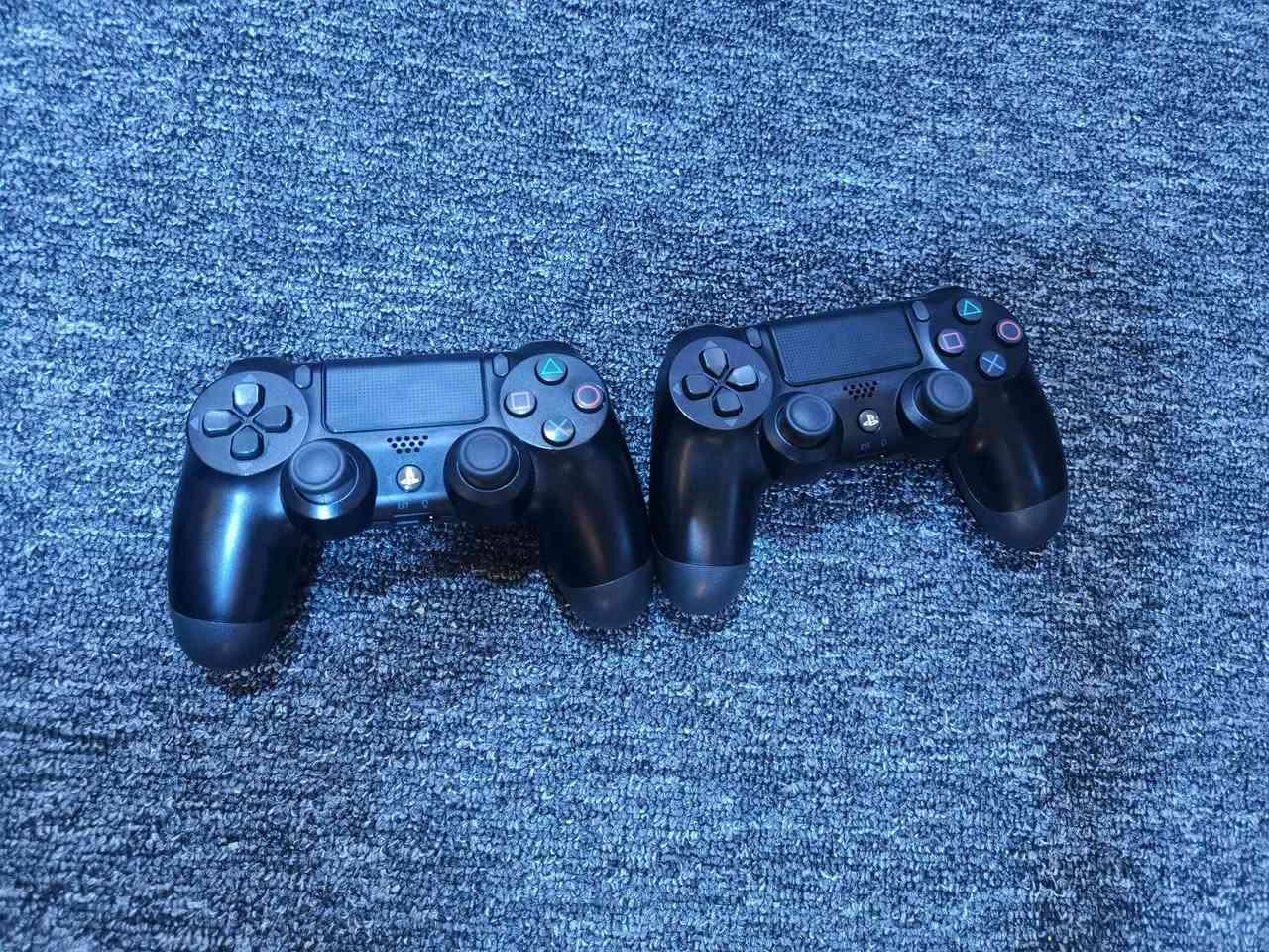 بلي 4 فات للبيع
فول نظافة 
جوستك عدد 2
ملاحظة / بي مشكلة بقراءة القرص تصلح ب10 الف 
225 الف وبي مجال بعد
رقم الواتساب : ***********
