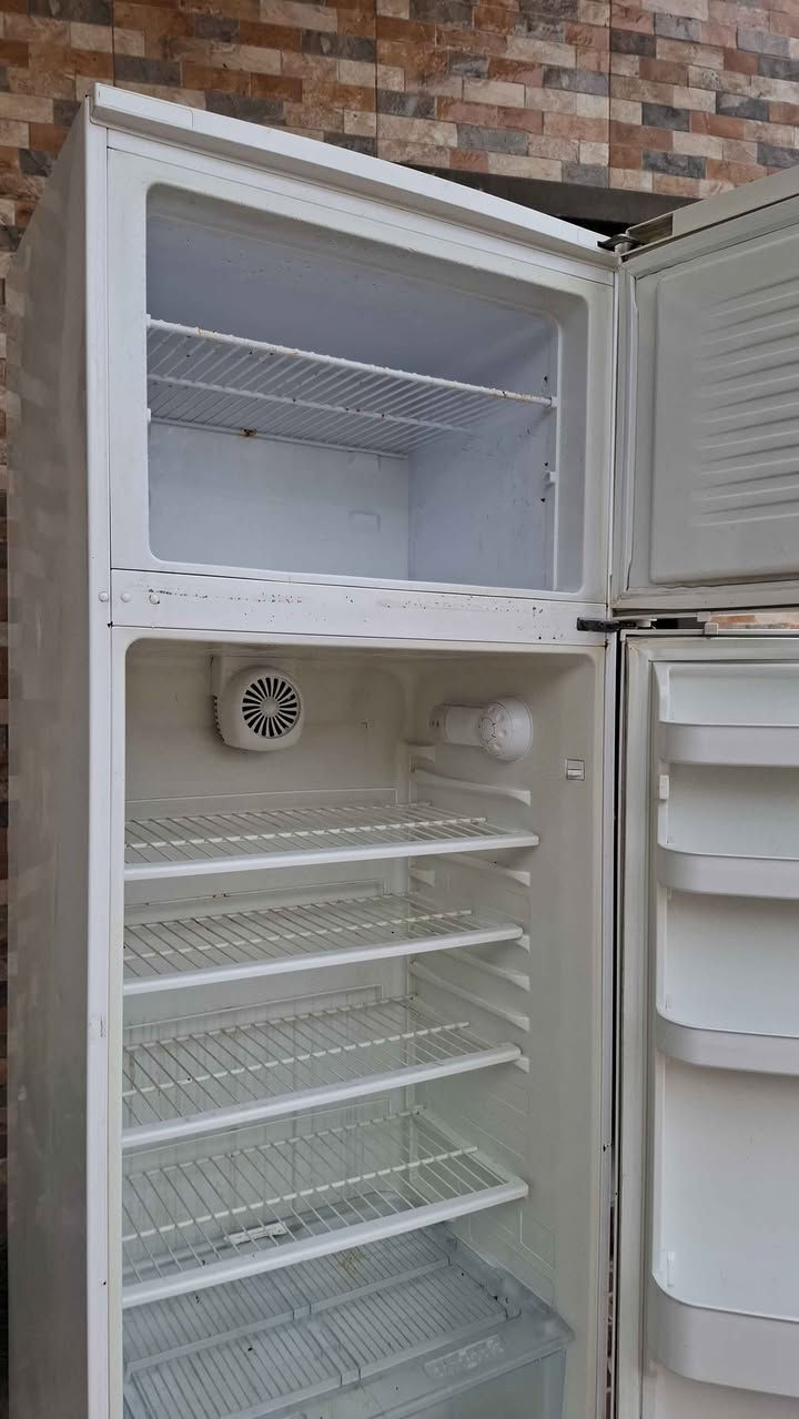 ثلاجة حجم كبير 🆕️

الثلاجة مستعملة جيدة شغالة تبريد وفريز مجمد 
حجم 18 قدم ، تفحصها وتاخذها كدام عينك
 
للتواصل والاستفسار على رقم  : 
*********** الرمادي, الأنبار
