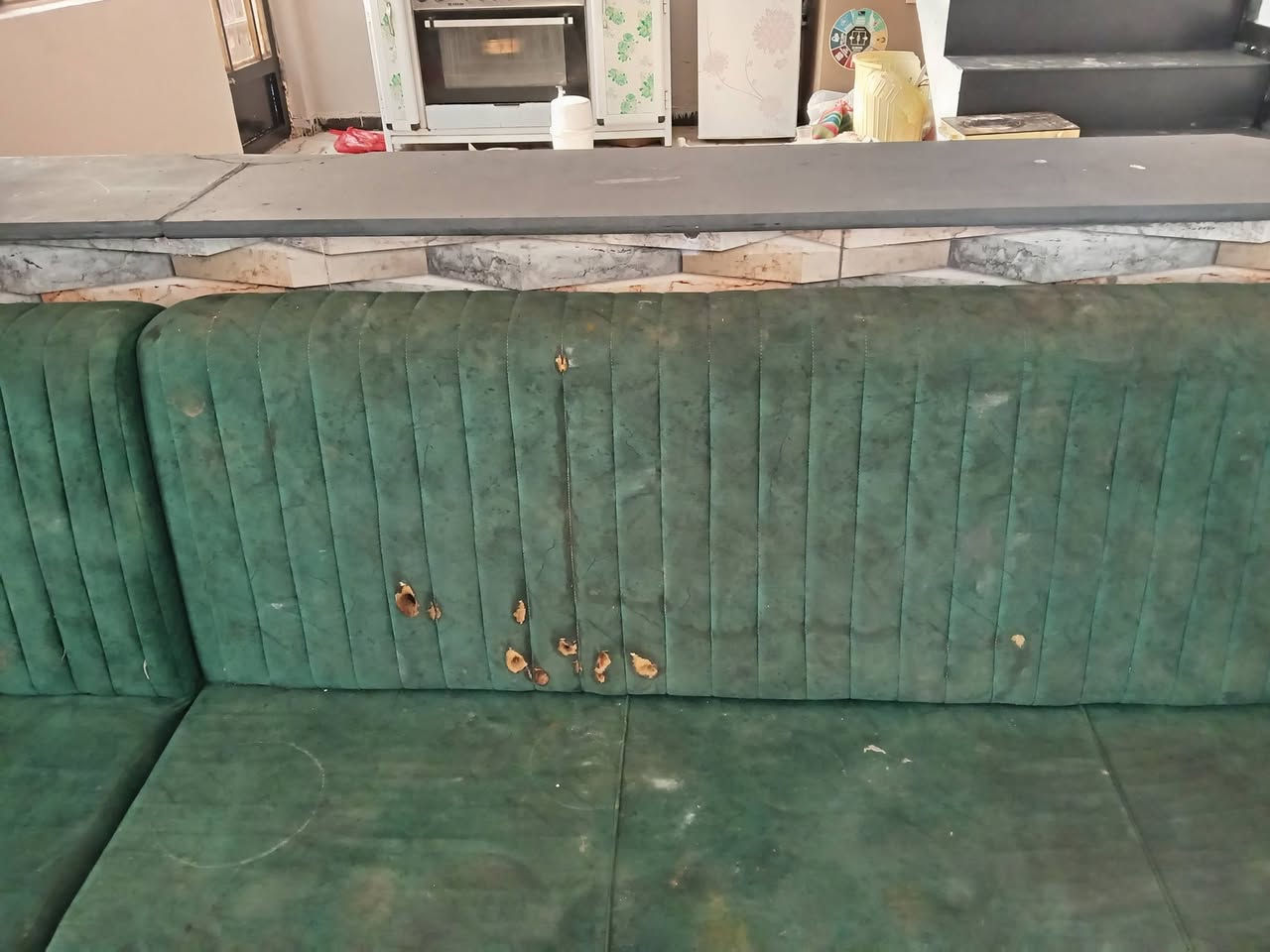 السلام عليكم تخم للبيع 10مقاعد نضافته 65٪ بي جويات رجل مال التخم طايحه مكان كوت السعر 160 وبي مجال وتدللون 🌹رقمي ***********
