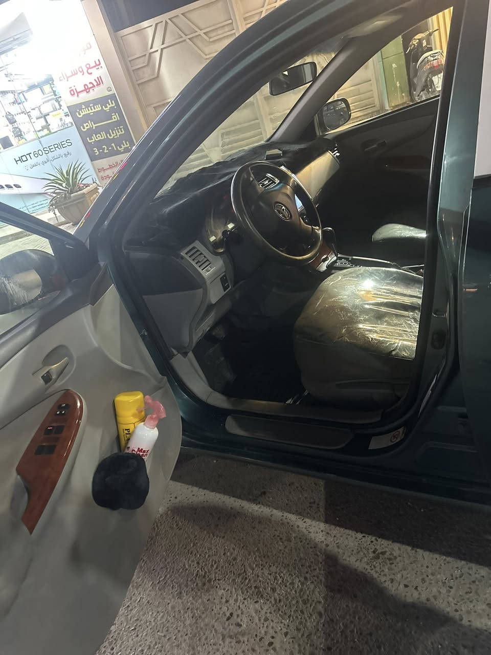 السلام عليكم
كورله 2009 جديده رقم بغداد نكليزي 

سياره محرك كير كارتون 

بيها جاملغين وبنيد صبغ 

سياره لون واحد تخبل 

معتنين بيها السياره وبالعافيه علياخذها 

ستفسار ***********
