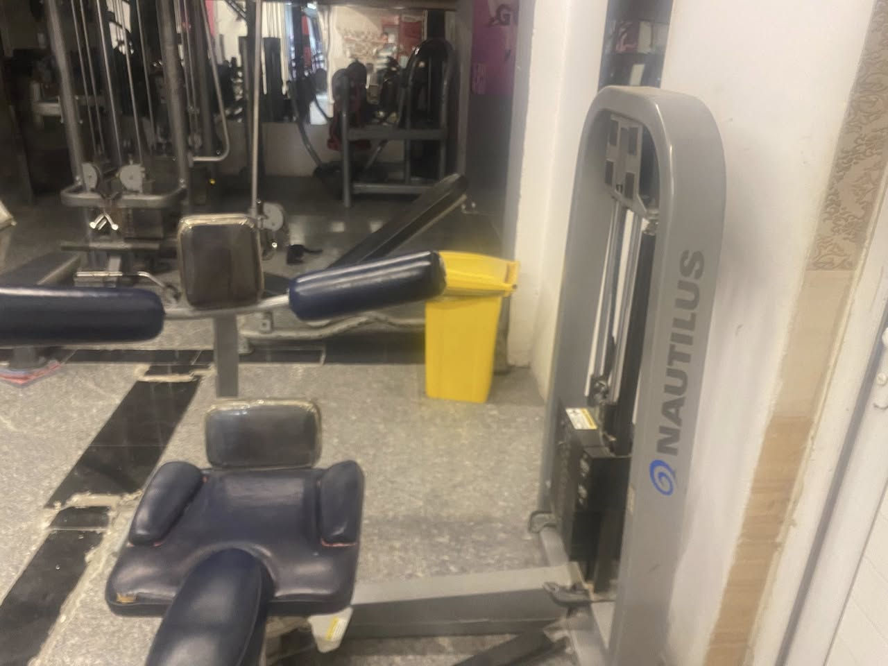 جهاز لف خواصرامريكي شركة نتليوس النضافة جيده المكان بغداد الدوره للاستفسار ***********
