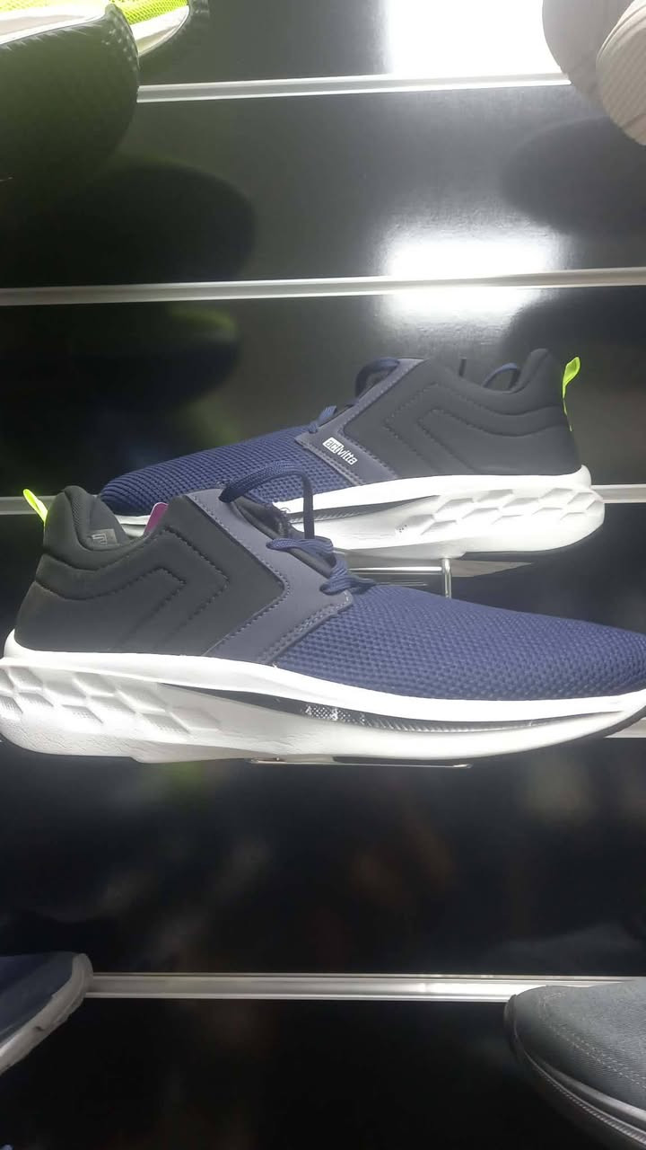 سلام عليكم مرخصت الاوادم عندي احذيه باله اوربيه 140زوج مامستخدم لبيع ابيع شلع مابيع مفرد    لاستفسار اتصل على رقم ***********
