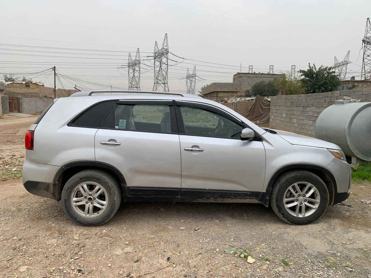 كيا سورنتو 2014 خمسة راكب
امريكي مكينة 4 gdi المكينة شادها جديدة

مواصفات عادية

اشاير بالمري

تحكمات ستيرن  

مانع الانزلاق 

ABS

تشغيل سويج

حساسات خلفية  

تبريد قطعتين 

ضربتها بالجنطة بدون دواخل وايرباك

بيها بنيد مبدل وضربة بالباب الي ورة السكن ومصبوغة حزام اثر جراد

رقم بغداد مشروع وطني 

السعر 117  

***********
