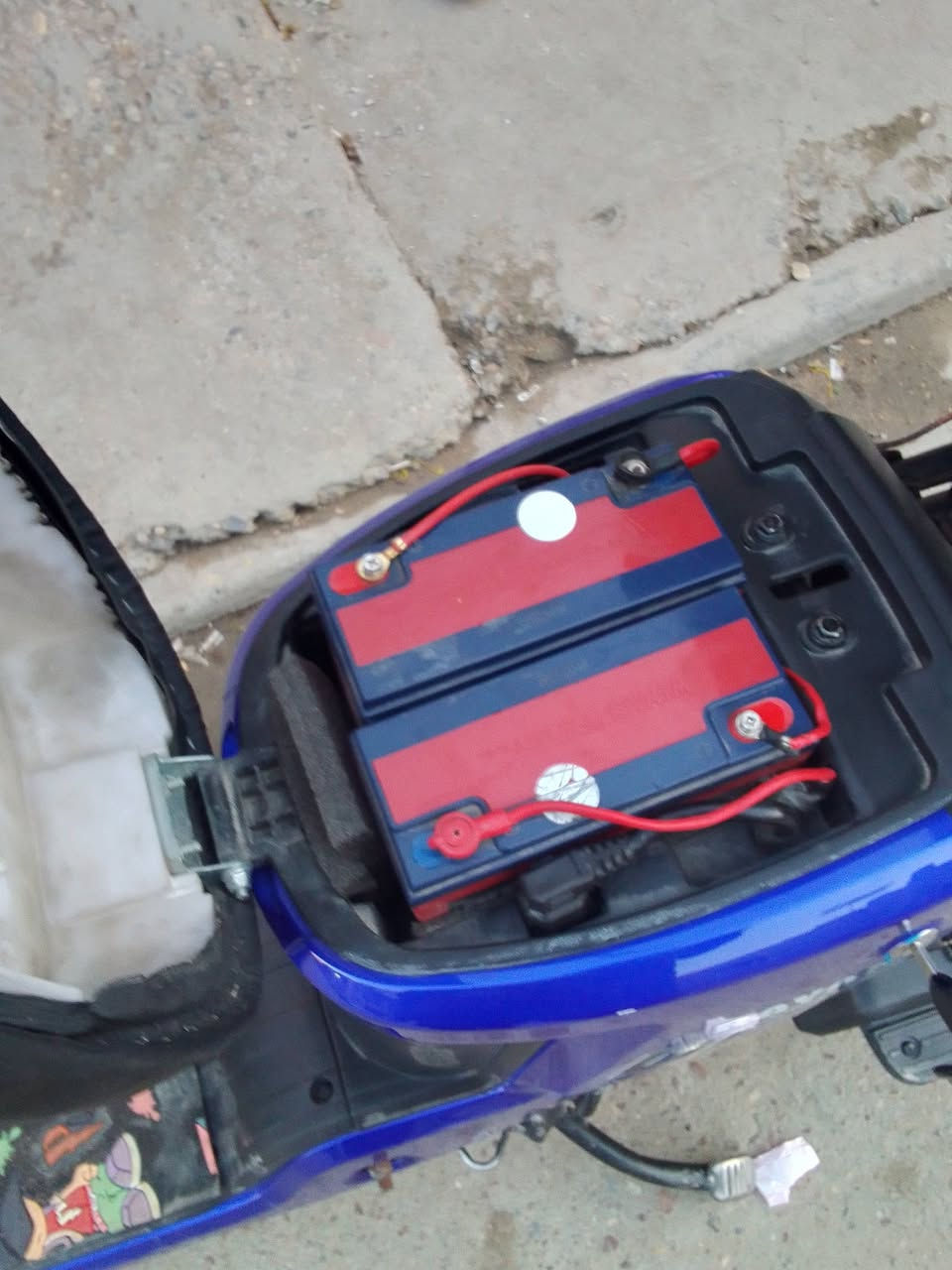 سلام عليكم دراجه شحن للبيع 009 ريان دراجه كفاله عامه بيه هواي مواصفات بطاريات قبل سبوعين مبدلهن جدد كلهن 32 امبير برغي نقص ما بيه مكان بغداد بلديات واتساب ***********
