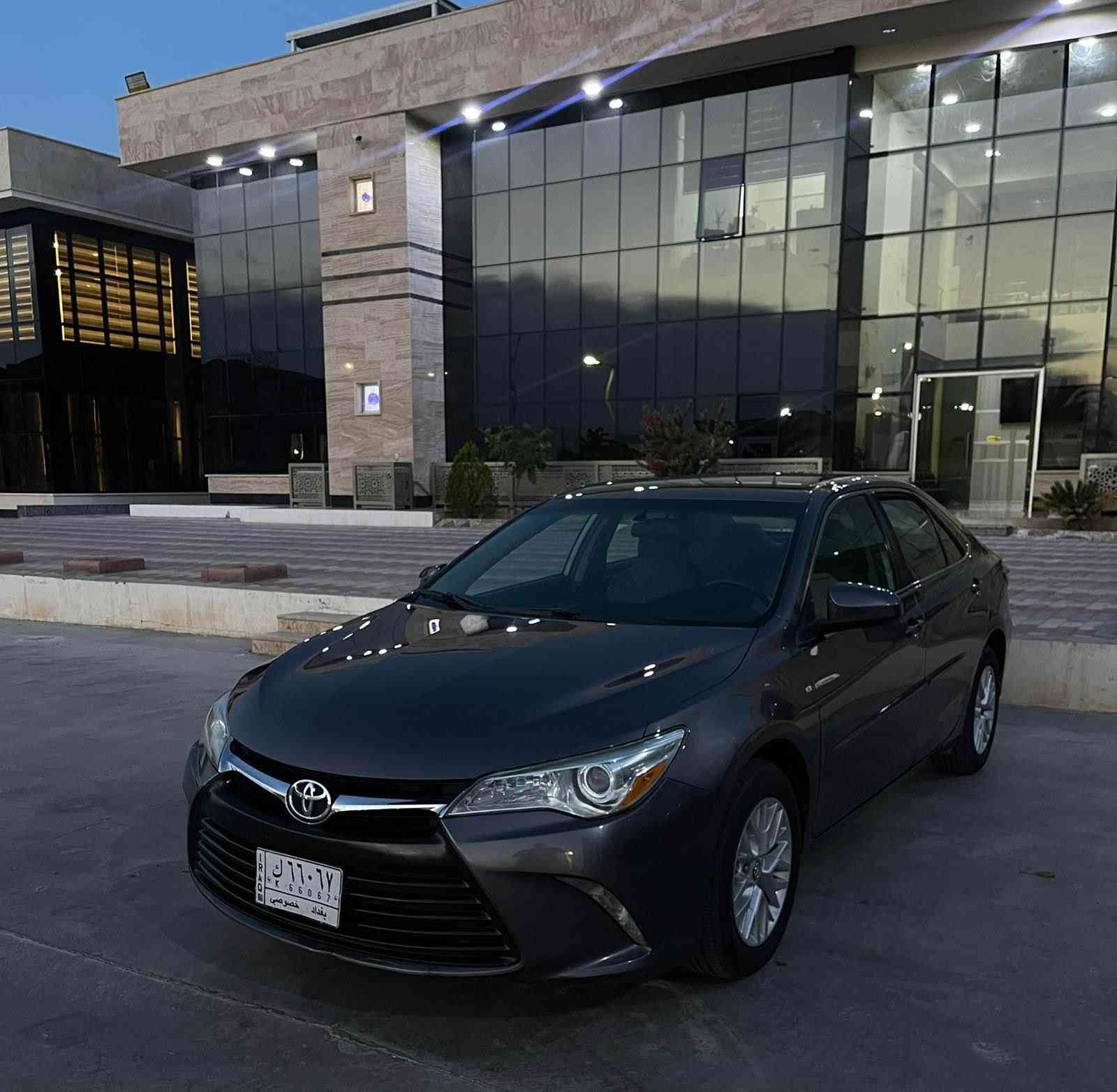 السلام عليكم 

للبيع فقط __ كامري وارد أمريكي 

موديل 2016 __Le

رقم بغداد تحويل مباشر

حادث السياره باب وجاملغ خلفي من امريكا

وهنا صار بيها جاملغ خلفي بدون دواخل والقمارة جارده واني صبغتها

وصور الحادث موجوده وصوره السونار مرفقه وصوره القماره قبل الصبغ مرفقه 

مكينة كفاله وگير كفاله 

السيارة بدون نواقص تخم تاير جديد وادامه كامله عليها

سعر السيارة __130 $  وبيها مجال 

*********** الرمادي, الأنبار
