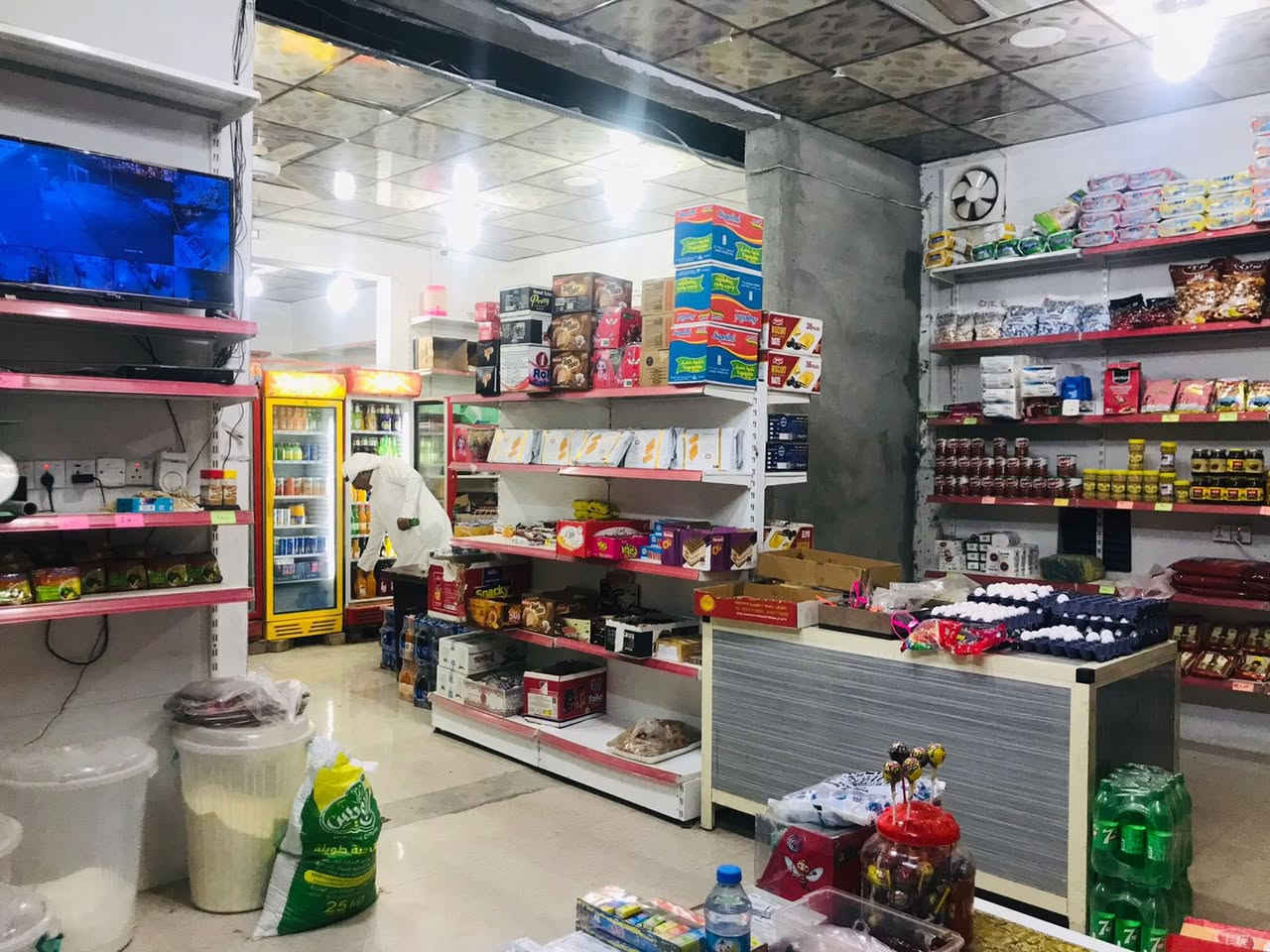 السلام عليكم 
مكلف بالنشر 
اسواق للبيع 
المكان قرية الشيخ ناجي جبارة 
الشارع العام قرب اسواق القلعة 
للاستفسار اتصل على الرقم 
‭0770 669 4289
