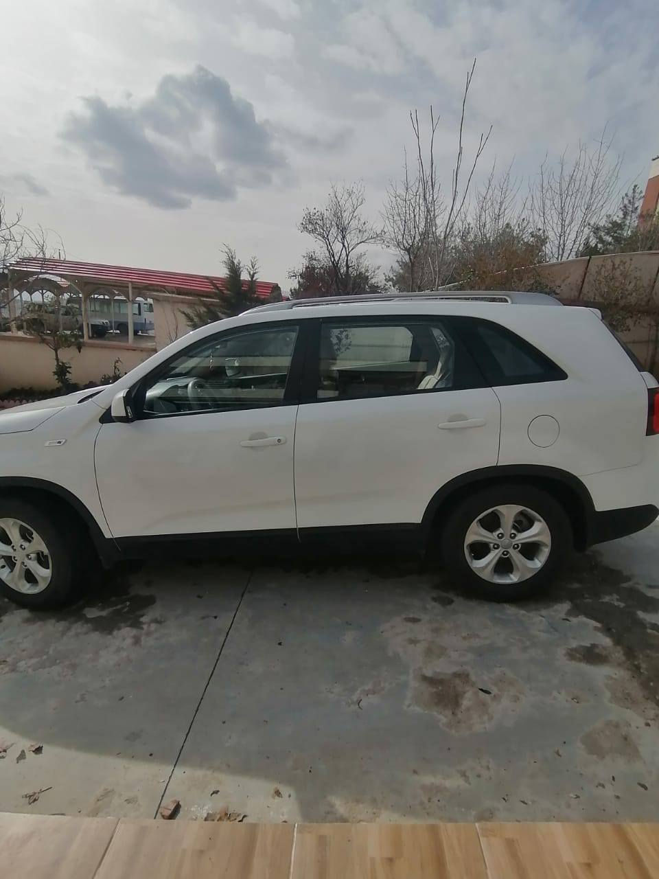 كيا سورنتو 2014
.شةش پستۆن 
بێ مواسەفات
 ١٤٨ هەزار کم ڕۆشتووە 
مکینەی گۆڕاوە زۆر پاکە
 سفری شەریکەی دەستی خۆمە
گیرومەکینە بەشەرت 
 زۆربەجوانی پاکی ماوە 
 هیچ خەلەلیکی تیدا نییە 

سعر لە کۆمێنت داوابکە ڕاستەخۆ بۆت دیت 📩 

 پەڵەیەکی بۆیاخی نزیکەی ٢٠سم لە هەر دوودەگای لای سەکن لێدانێکی سووکی هەیە لای چامڵخی دواوەی لای سکن بەساردی چاککراوە سنوی تا ٢٠٣٠ تازەکراوە بە ناوی خۆمە چوار تایەی تازە وتایەی سپێر هی شەرێکەی دانەبەزیوە 
 
ژمارەی خاوەنی 
***********
