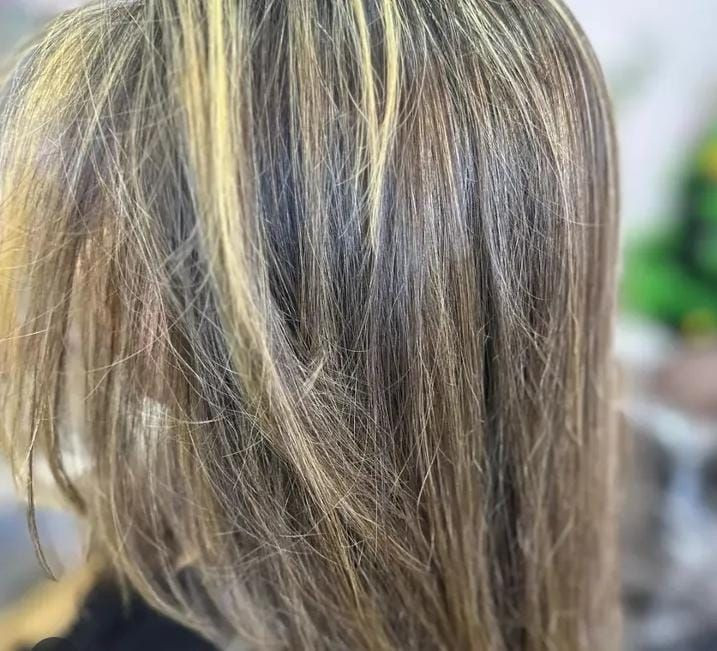 💎 صالون الحسينية 💎
عروض الصيف بس ويانه

💇‍♀️ گص شعر .تخصيل .ميش 
🎨 صبغات احترافية وألوان ترند
🧴 معالجات شعر مكثفة (كيراتين – بروتين – ترميم)
تركيب رموش
💄 مكياج ناعم وفخم لكل مناسباتك
💅 عناية كاملة بالأظافر والبشرة

🌟 خبرة – نظافة – مواد أصلية 100%
📍 الحجز مسبقاً مجمع سماء الحسينيه الطبي 
📞***********
