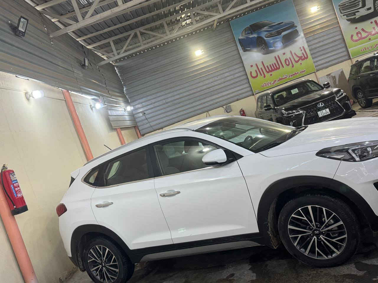 سلام عليكم توكسان مديل 2020
رقم اربيل
ماشيه 100حقيقي
مكفولة كفالة عامة لاصبغ ولا بارد ولا فتح
محرك مكفول من كلشي
موصفات فول 
كشنات اثنين كهرباء 
كامره 
شاشه 
وحساسات 
اشاير لكزز 
مكفوله حته الدعاميات 
المكان النجف الاشرف 
السعر 195 بيها مجال الحك الجيه 
رقم الهاتف. ***********بي واتساب
