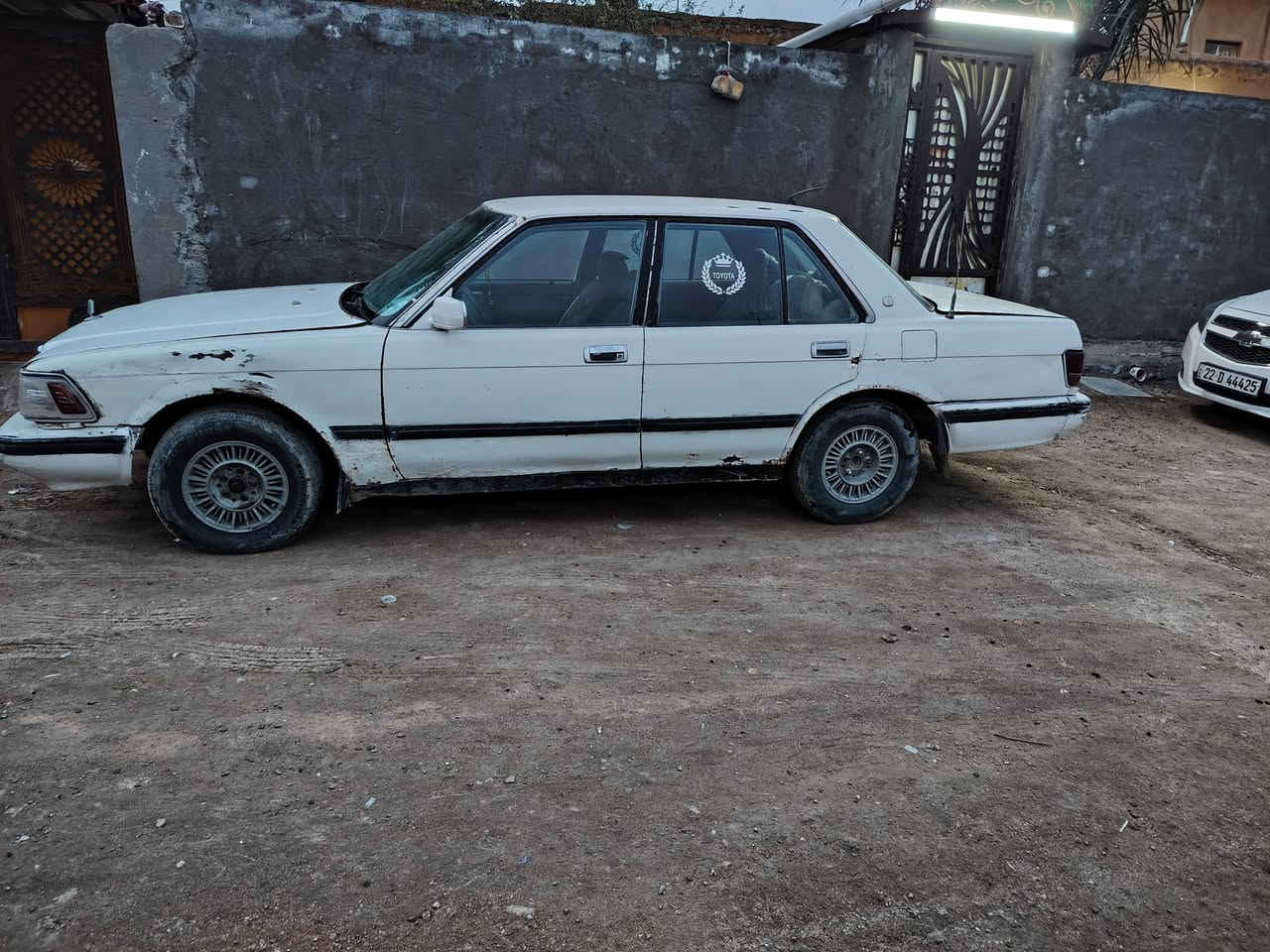 سيدان موديل 1990 كير ومحرك ونجي كهربائياته كله شغاله تخم تار جديد بسمي سعره 18 ورقه مكاني السماوه قضاء الخضر ***********
