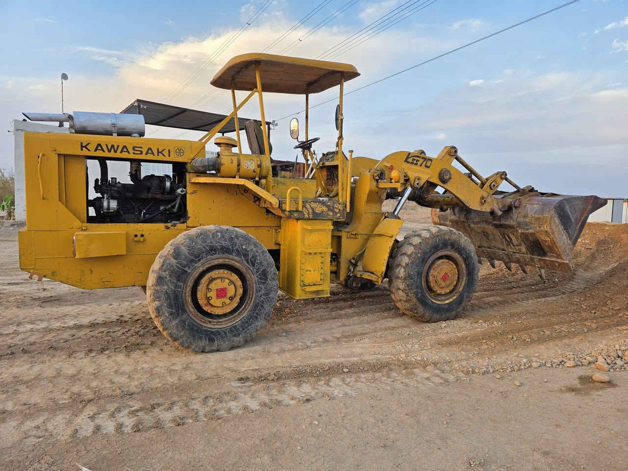 للبيع 70 عادي محرك بي جديد صينيه جديده كير تركم مكينه جاهزه مابيه كل نقص رقم واسط مشروع وطني ***********//***********
