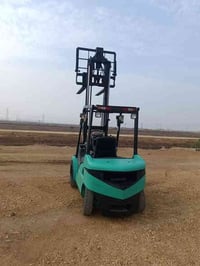 للبيع رافعه شوكيه متسيو بوشي السعر70$ وبيها مجال  للستفسار 07711208894