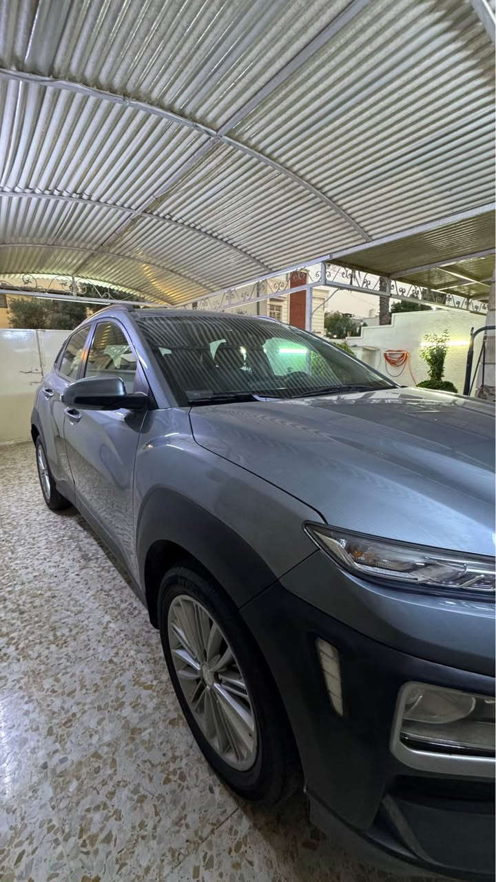 السلام عليكم 
كونا SEL PLUS 2021  
السيارة جديدة ماشية 6000 ميل حقيقي شرط فحص
شاشة اصلية
بصمة 
فتحة سقف
رادار 
تحديد مسار 
تدفئة كشنات 
كشنات مخمل 
دفع رباعي 
محرك 2000 دوش 

السعر 167 وبيها مجال للشراي
ملاحظة ‼️السيارة زيرو ونضيفه بشكل مو طبيعي بالنسبة لموديلها وتكدر تشوفها 

📍بغداد اليرموك 
***********
