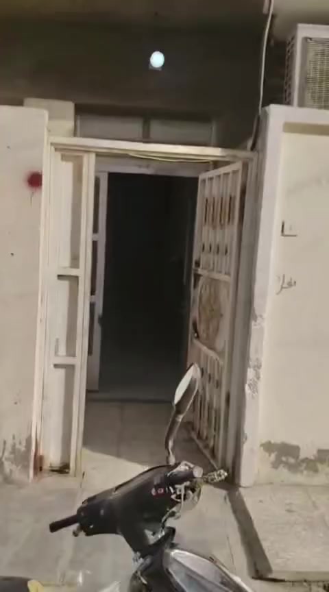 سلام عليكم دار للبيع
المساحه 50 متر  طابقين 
طابق لاول استفبال وباقي الخدمات
الطابق الثاني 1غرف نوم وخدمات 
السعر 83
موقع ضياء الحلفي 
للاستفسار الاتصال
***********
