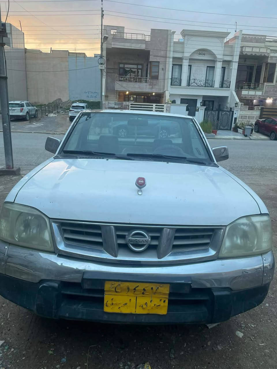 پیکەب نیسان ٢٠٠٨ فەلاحی 
سیارەکە بێ سبغە بەس هەندەک جێی سبوغی هەردایە و قەپ و قۆپی لەرسمەکاندا دیارە
سەنەوی بەسەرچوە
مەکینەی بنی کرایتەوە سەرف و بوخاری نیە بوشەرت
گێڕی بەشەرت
*********** أربيل, العراق
