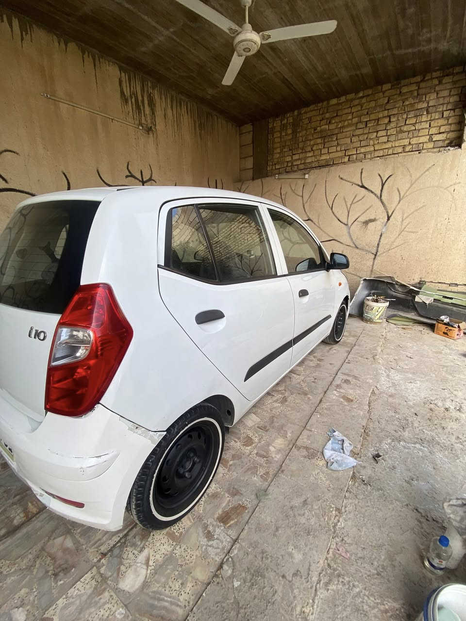 السلام عليكم. هواند Lio موديل 2013سيارة حلوة. مكينه. 4سلندر. من مكينه من حدادة. من تبريد. جاهزة  من كل شي.  سياره. السعر 77وبيها مجال. نجف مكاني. الاتصال. ***********😍😇
