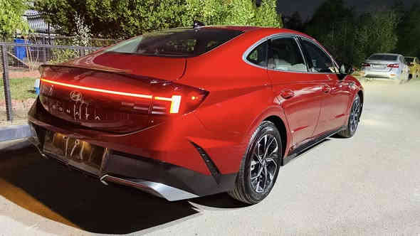 السلام عليكم سوناتا دم الغزال الزيرو  موديل 2025 ماشية الف بس حادث جداً بسيط ومصلح درجة اولى 
ربع البنيد والجاملغ صبغ فقط 
مواصفاتهة 
١-بصمات ابواب وتشغيل
٢-كشن كهرباء
٣رادارات وتحديد مسار 
٤- قيادة ذكية 
٥-شاشات كبيرة وكار بلي
٦-وضعيات قيادة ٣
٧-تشغيل عن بعد 
٨-سايد بريك بصمة 
وبعد بيهة هواية مواصفات مذاكرهن 
السعر ٢١٥ تترقم اي محافظة 

اسف عالاطالة اخوكم د.سمير 

***********
