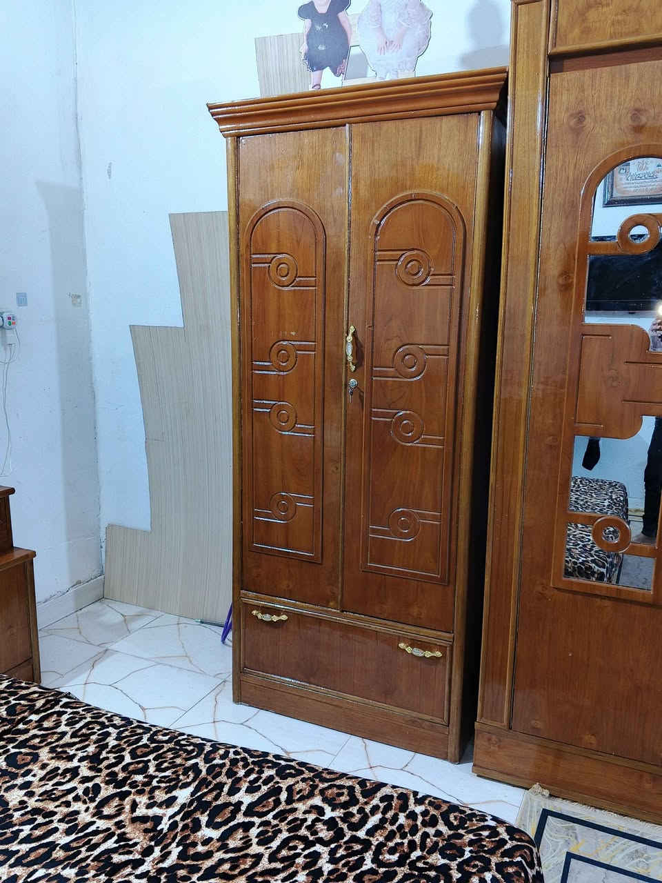متاح غرفه اخشاب صاج عراقي  6 ابواب تسكام نظيفه كلش مثل ممبينه  السعر مليون العنوان الزبير 
منطقه الاحسائيه قرب جامع الاحسائيه 
***********
*********** وتساب الشراي يتصل ويدلل الزبير, البصرة
