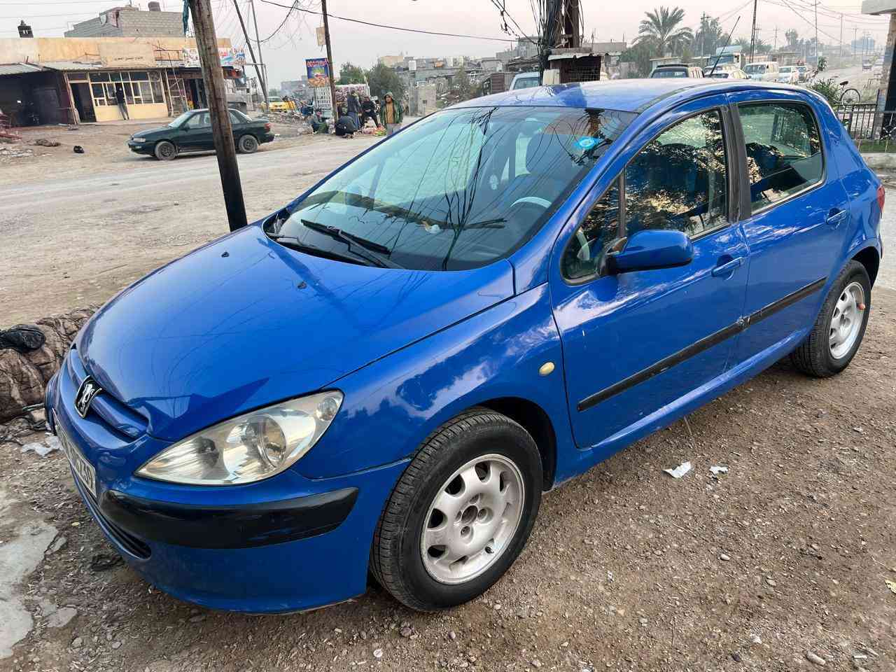 سلام عليكم بيجو 307. موديل 2004رقم بغداد مشروع وطني بسمنه شرط التحويل مكفوله من كلشي صبغ حزام شرط جماليه كير بدون عته مكينه مكفوله صدر جديد تخم تاير السياره امسويلهه ادامه كامله من منضومه بانزين وبوليش وحمام السياره مال بيت معروضه 50 وبيه مجال الشراي مكانه ديالي بعقوبه ***********
