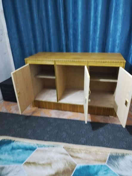 بوفيه جديده حطاطه ما مستخدمه متره ونص للبيع السعر 110 بعقوبه التحرير الرقم ***********
