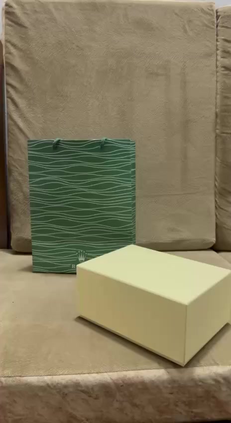 لحك اريد اعزل بفلس ونص الأسعار
ساعة رولكس ماركه Rolex Land-Dweller اصليه مختمه بالكامل مع كارتات الضمان والكتيب الخاص بيها والعلبه الملكيه والكيس مالتها عل اول تم 22 بالعافيه


**إذا كنت صاحب هذا الإعلان وتريد حذفه لأي سبب، رجاءا أرسل رسالة إلى الدعم الفني**