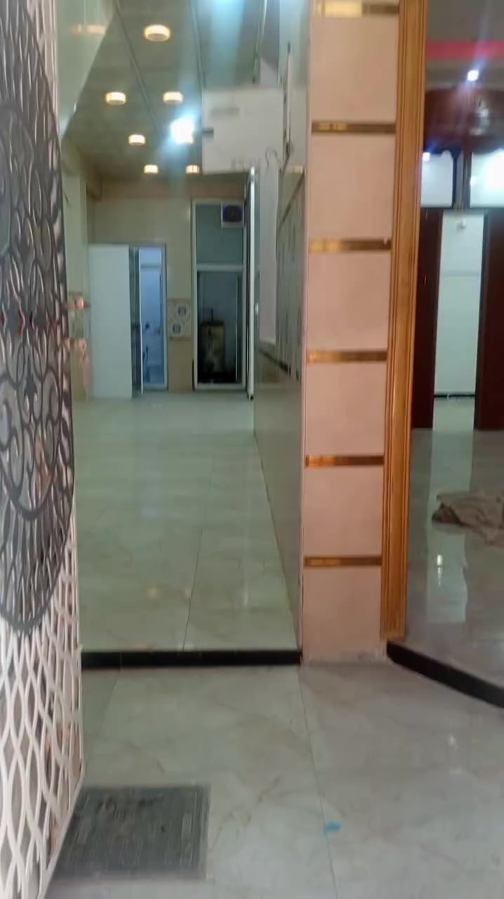 سلام عليكم بيت ١٠٠م ايجار إيجار عل حولي سيد جوده مقابل مستشفى الكفيل طابق واحد غرفه وستقبال  وصاله وحمامات كافت الخدمات تواصل ***********
