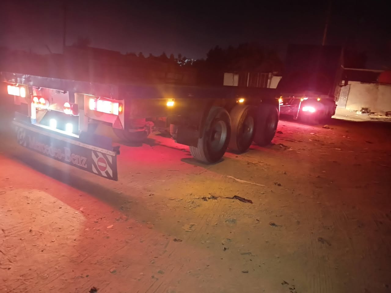 للبيع عربانه اوربيه13و60 حماله مكفولة شاصي وجتاف دنكير 14 مربع جوبلس كبير شاصي 16دبل جسرين  يعني تكمله مال حمل تايرات نظاف كهربائيات شرط بريك بانس  جاهزه للعمل مكانه البصره السعر 45 الاستفسار تصل علا رقم ***********.    كرار
