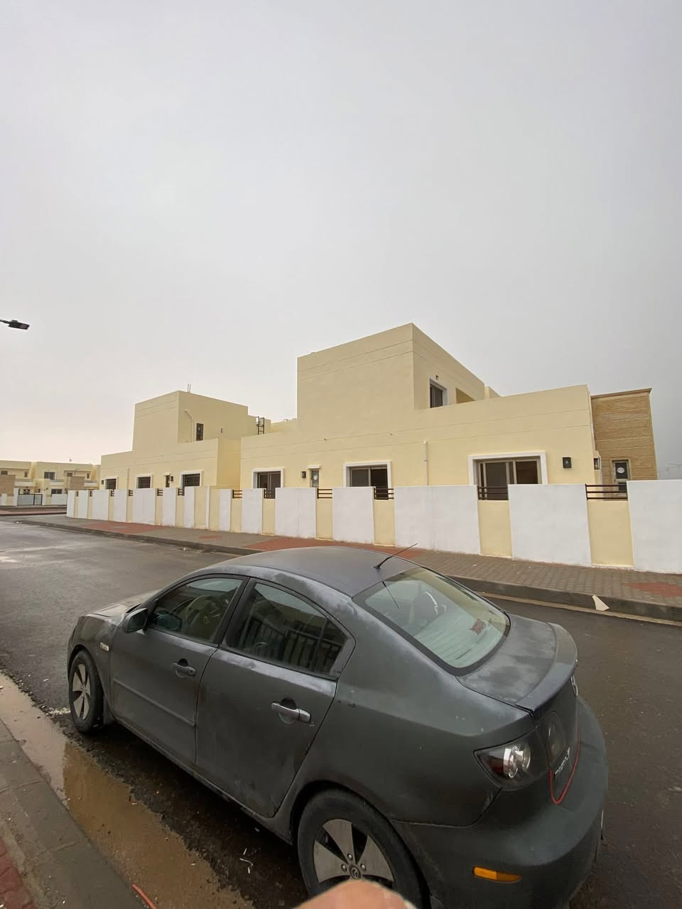 مازدا زوم 3 خليجي 2009 مصبوغه احزام ضرر باب خلفي خفيف مصلح وكدام خشم الجاملغ  بدون دواخل  الداخل كله جديد بيها جلاح اترايك للبصرة غراضها متوفره ورخيصه كير سعره 150$ محرك 450 عراقي السيارة جاهزه على آخر حبايه ما بيها نقص هزه بعدها جديده سنوية جديدة صدر جديد مسويلها ادامه باسمي رقم سليمانيه سعر 68 بيها مجال بسيط مكاني صلاح الدين بيجي ***********
