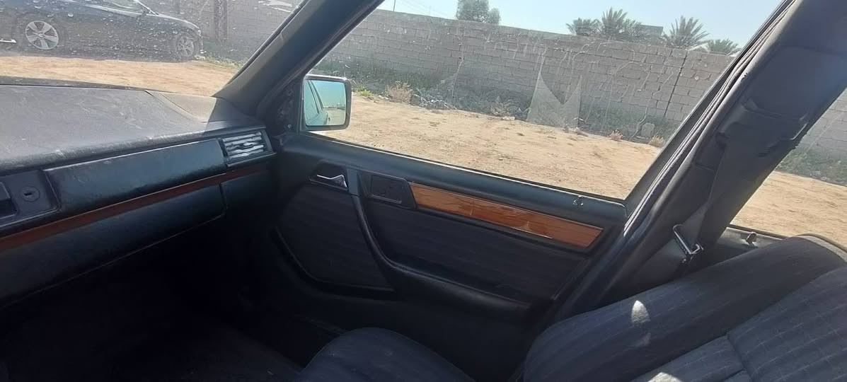 مارسدس دب  موديل 91 مكينه 3000 VvT تبريد شغال ثلج🥶 تخم تاير جديد كهربائياتها كامله  مكينه وكير خير من الله نصبتها حلوه  رقم بغداد انكليزي  سياره بأسمي سنويه لل 2029  شرط التحويل سعرها 54 وبيها مجال للاستفسار  *********** ديالى . المقداديه
