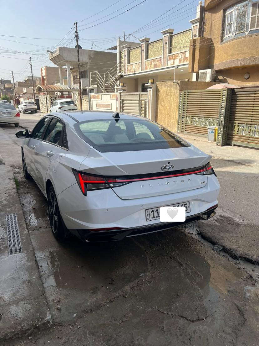 سلام عليكم للبيع النترا خليجي موديل ٢٠٢١ محرك ٢٠٠٠ دوش كير AT داخل بيجي فول موصفات  فتحه بصمه ترحيب حساسات تحكمات شاشه لدات ويل كروم سياره مكفوله عده تبديل باب خلف راكب اثر طخه بس باب فقط سياره خير من الله ماشيه ٧٧  سعر ١٥٩ وبيهة مجال للتواصل على رقم ***********
