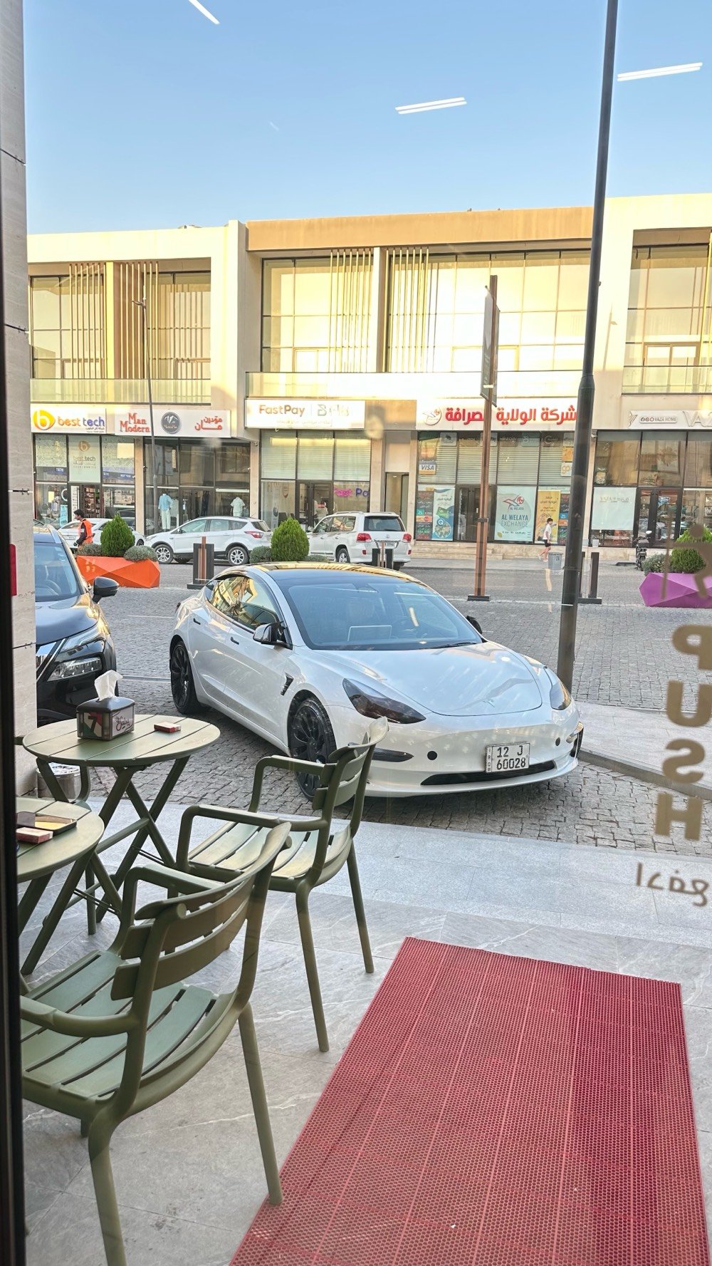 تسلا مودل 3 بيرفورمانس 2023
Tesla model 3 performance 
اعلى فئة فول مواصفات بطارية جبيرة 
  دفع رباعي بس تكدر تتحكم بيه تريده امامي يصير 
او خلفي فقط هم يصير بيه نظام تبريد دسكات بحيث دسكات مال شركة بعدها بالسيارة وفجوج اربعتهم بريمبوم مال تسلا
سپويلر كاربون فايبر اصلي
اونلاين /Online  
_____

🔷  تيسلا مودل 3 بيرفورمانس لون ابيض  

🔷سنة الصنع : 2023

🔷الضرر :  صبغ فقط جاملخ خلفي يمين وشبر من قبغ الصندوق الباب مبدل نفس اللون ابيض صدفي رصعة بالتكمة 
وكلشي بالسيارة اصلي البجم كبس ومغلف ppf 
ايرباك فقط بردة 

افضل ضرر بالتسلا هو الجاملخ الخلفي  اليمين لان فارغ ماكو شي بداخله 

🔷 عداد 51 الف ميل
 بامريكا جانت ماشية  35 الف ميل
🔷 مرقم نينوى باسمي تتحول كل المحافظات باسم المشتري وسنوية تصير باسم المشتري

🔷مكان سيارة  موصل _ اربيل _ دهوك 
🔹 سقف بانوراما زجاج
🔹 شاشة كبيرة حجم 15 بوصة
🔹 كاميرات 360 درجة 
🔹 حساسات امامية وخلفية
🔹 كراسي كهرباء
🔹 كراسي تدفئة
🔹 غرفة جلد مميزة لون اسود وخشب
🔹 رادار امامي
🔹 رادار خلفي
🔹 رادار جانبي
🔹 مانع تصادم
🔹 حساسات جانبيه
🔹 مثبت سرعة
🔹 تحكم بالسياره عن طريق الشاشة
🔹 نظام قيادة آلية Auto Pilot
🔹 عداد ديجيتال
🔹 تشغيل تلقائي
🔹 نظام قيادة ذاتية Full Self drive
🔹 نظام (RCTA) للتنبيه عند الرجوع للخلف
🔹 نظام (RSA) لكشف لافتات السرعه للطريق
🔹 نظام (PSC) الرادار الذكي لمنع الاصطدام 
🔹 نظام (LTA) لتحديد المسار على الطريق
🔹 تشغيل عن بعد
🔹 الدخول الذكي
🔹 نظام ترفيهي كامل متكامل يحتوي على ( YouTube / WhatsApp / Tik Tok / Netflix)
‏• Wifi
‏• GPS
‏• MAPS
‏• Bluetooth
‏• USB
🔹 أوامر صوتية voice commands
🔹 جنط قياس 20
🔹 اضوية امامية LED
🔹 اضوية خلفية LED
🔹 كشافات ضباب LED
🔹 إنارة امامية زنون بالكامل
🔹 صندوق خلفي كهرباء
🔹 نظام محاكة ذاتي للسياره من الخارج