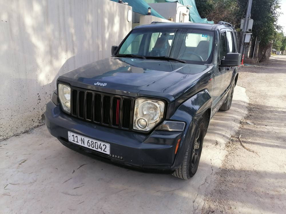 جيب ليبرتي ٢٠٠٨ رقم بغداد باسمي هزه جديده رقم انكليزي تخم تاير جديد صدر جديد هزه جديده باتري جديد مصبوغه جماليه دواخل جديد شاشه كامره منضومت زنون شمسي الاصلي سياره جاهزه من كلشي سعرها ٩٥ وبيها مجال عنوان ديالى خانقين *********** خناقين, ديالى
