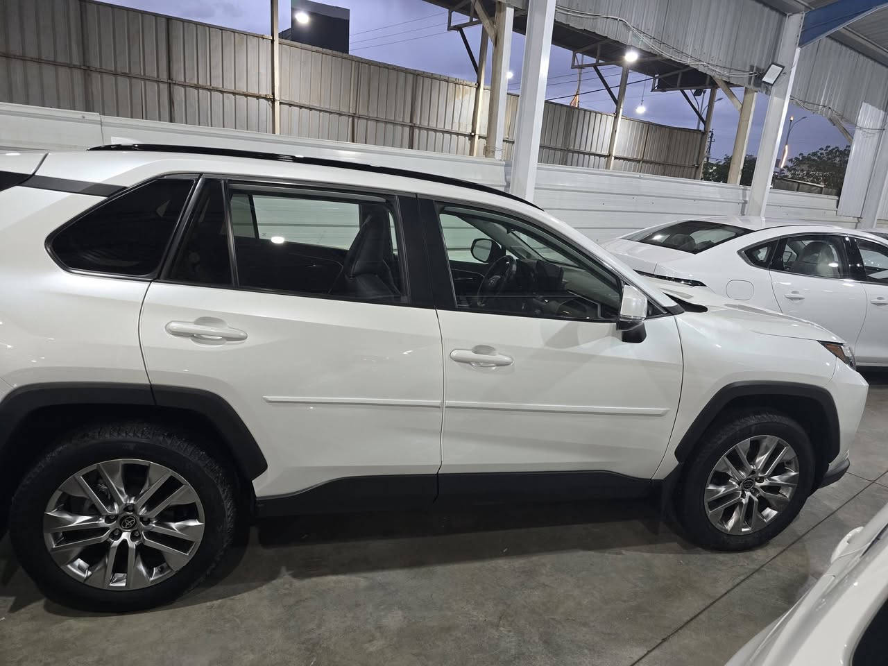 TOYOYA RAV4  2024 Premium
السعر  245$
السياره مرقمه سليمانيه
اللون ابيض
وارد امريكي
عدد المسافات ١٣ الف ميل فقط
السياره دفع رباعي 4*4
مواصفاتها فول
فتحه سقف
شاشه ايباد كبير
كشنات تدفئه امامي
كشنات جلد
استرن هيتر
كاميرا خلفيه
بصمه
حساسات اماميه
رادار  امامي وجانبي
تحديد مسار وتحديد السرعه
شحن لاسلكي
صندوق كهرباء
وباقي مواصفات الراف الفول
كاتي تترقم شمالي
العنوان كركوك 
هاتف   ***********
***********
