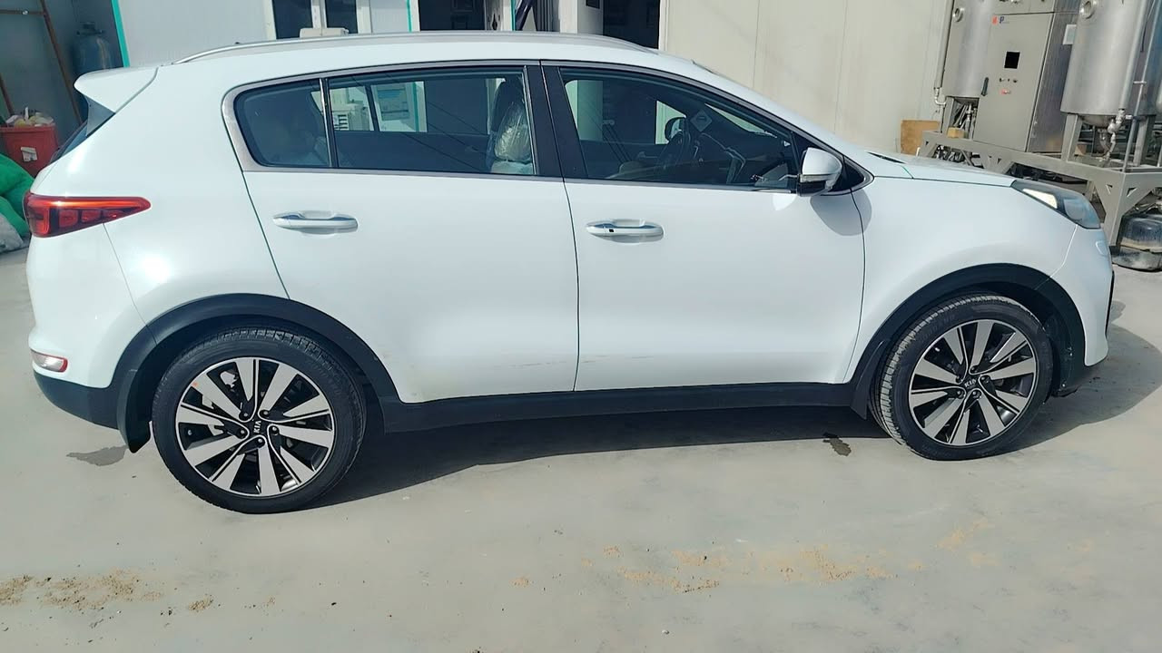 شاشة كبيرة
كراسي الامامية كهرباء 
امارة السيارة LED
شحن وايرلس 
منفذ يو اس بي + تايب سي 
تبريد قعتين
3 وضعيات قيادة 
تحكم استيرن جهتين
انارة مع ترحيب داخلي
بصمة اباوب 
نقطة عمياء قيادة ذاتية
السيارة بعد بيها اهواي مواصفات 
للاستفسار : الاتصاال ع الرقم
***********
