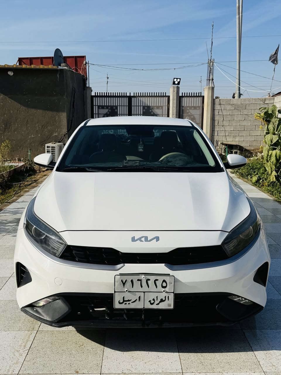 السلام عليكم
سيراتو
موديل22
ماشيه117
محرك 1600
تبريد قطعتين
داخل لونين
سنويه لل27
واسط الزبيديه 
***********
