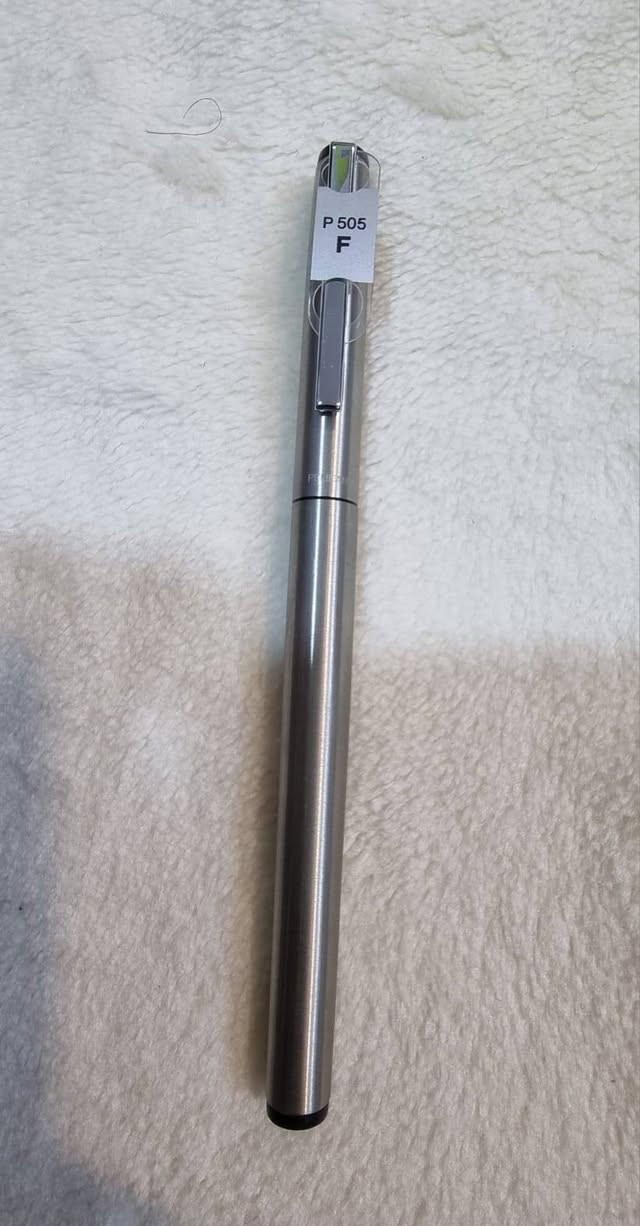 السلام عليكم قلم حبر الماني اصلي قديم ابد ما مستخدم سعر  65 الف


**إذا كنت صاحب هذا الإعلان وتريد حذفه لأي سبب، رجاءا أرسل رسالة إلى الدعم الفني**