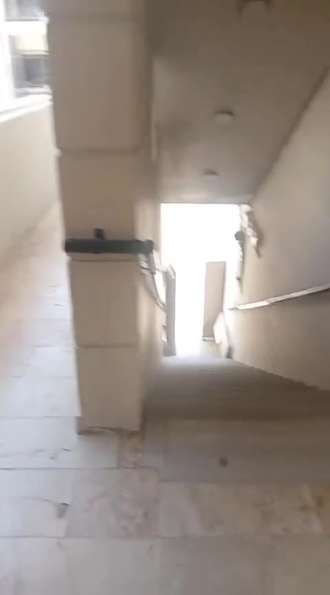 شقه للايجار طابق اول غرفه وصاله ومطبخ  العنوان مقابل مستشفى الواسطي ومستشفى العلويه للولاده  الجهه الثانيه للاستفسار عل الرقم ***********
