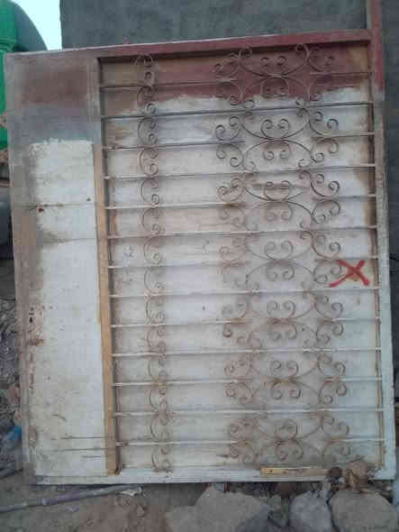 باب حديد سلايت للبيع السعر ١٠٠ الف بغداد ***********
