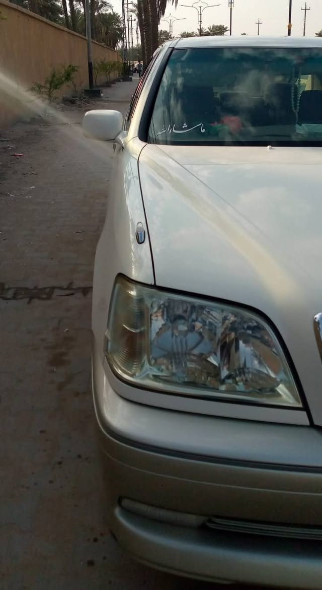 سلام عليكم تويوتا كراون (ملكة خضراوي)2001 أصل تسجيل جديد قرار 102
رقم بصرة ماشية 100الف (مسقط اله رقم  مفحوصة وكاملة معاملة وصاعدة هزة باقية فقط ع دفع كمرك)
السيارة جديدة ومتعوب عليه (مكفولة كفالة عامة من أي عيب شرعي)
المواصفات:
3 دكم
كرستال أصل
تبريد ثلج
لايت زنون
مكينة ديفور (الكبير)
شاصي 175
4 كشنات كهربائية
بردة خلفية + جام 4أخضر (اوتو)
ويل نجمه (أصلي)
مري شفط
تحكم خلفي بل شاشة 📺
سيدي جنجر 6 أقراص 📀
مثبت سرعة كروز💯🚘
دمام خلفي 🔊
نضامABS
تخم تاير جديد مكلف بل نشر مكان سيارة بصرةرقم راعية***********

