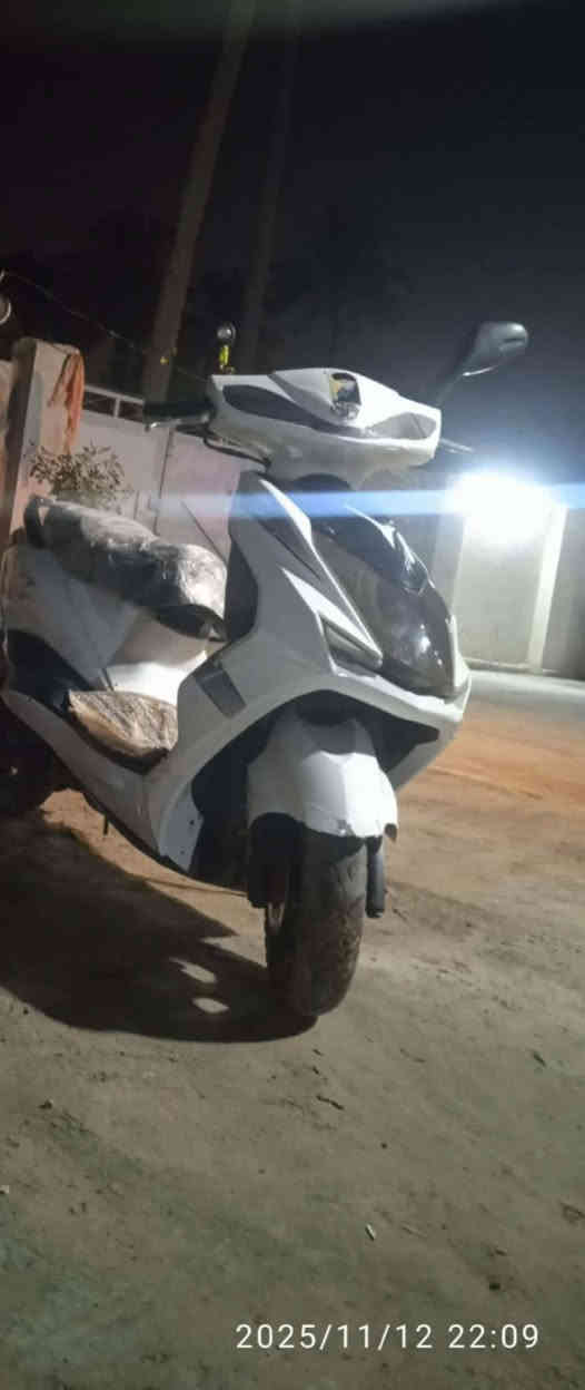 سلام عليكم 
دراجة سكنس كوري مديل 2021 دراجه نضيفه ما عايزها شي بس صالنصه كهربائيات كامله نكره سلف
السعر 200 وبي مجال للشراي المكان كوفه حي ميسان رقم صاحب الدراجه***********
