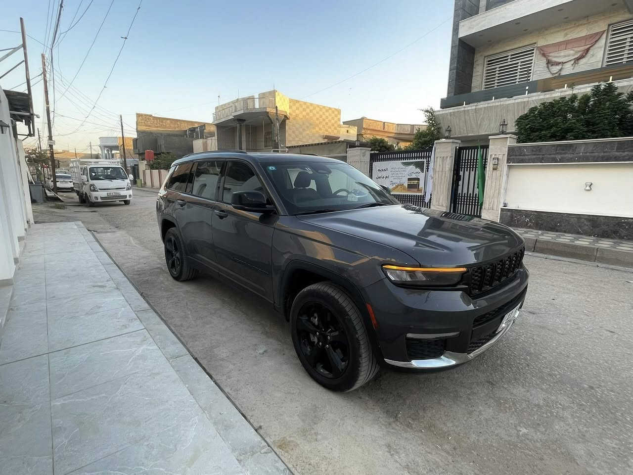 السلام عليكم للبيع او مراوس
جيب 2023 كراند شيروكي رقم بغداد بأسمي 
7 راكب vip 
وارد امريكي ضرر خفيف  نص بنيد وشويه بلجاملغ وبارد بلجاملغ الخلفي بدون اي دواخل شرط موضح بالصور ايرباك سليم 
 6 سلندر محرك 3600 
ماشيه (58 ) 
مواصفات
بصمة تشغيل عن بعد  حساس ابواب لمس 
جنطه كهرباء  لد امامي خلفي 
اطفاء ذاتي عند التوقف اقتصادي 
تحديد مسار 
فول تحكم ستيرن مع قياده ذاتيه 
رادارات مع تنبيه وحساس اوتو ستوب 
كشنات كهرباء 
تدفئة كشنات
تدفئة ستيرن 
حساسات خلفية وجانبيه 
نقط عمياء 
لايت عدسات زنون 
ويل كب بلاد بلاك 20
شاشه  
تحكم تبريد خلفي 
كير ماوس 
سايد بريك كهربائي 
نظام قياده سبورت 
السياره حلوه مابيها اي نقص 
السعر 270 للاستفسار ***********
