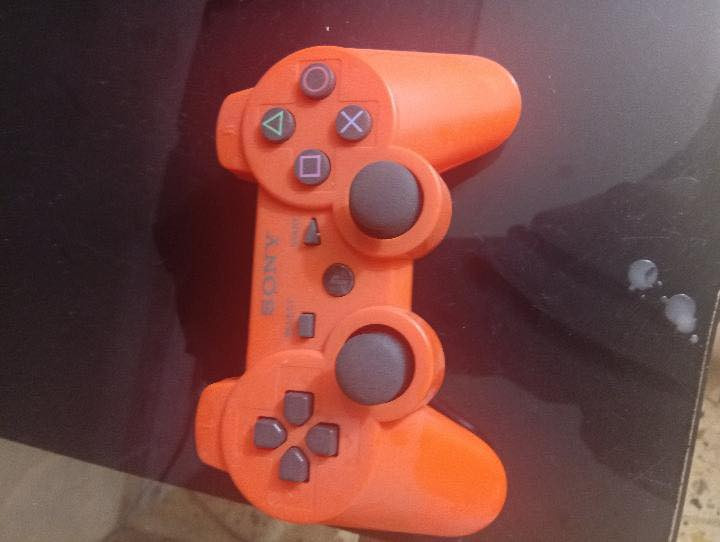 سلام عليكم بلي ستيشن ٣ يوجد ١٠ العاب  قوية مع يدات ثنين  السعر ١١٠ وبي مجال حك الجية مكاني الامين الثانيه 
***********
