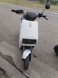 للبيع دراجة شحن نوع f6 باتريات جديده قبل شهر شادهن السعر ٢٥٠ الف للاست...